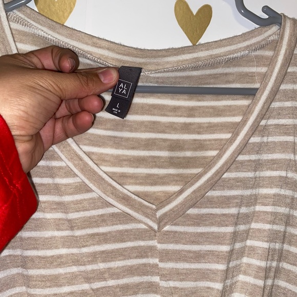 Alya twist front stripe tee - Picture 4 of 6